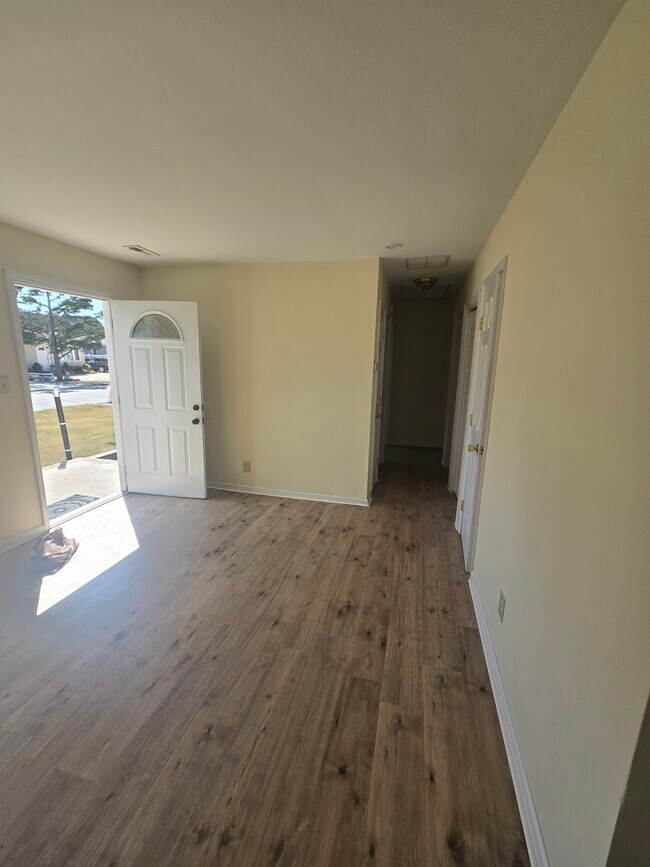 Foto del edificio - 198 Walnut Creek Ln