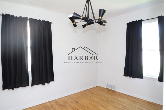 Foto del edificio - 406 18th Ave SW