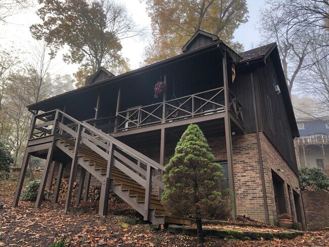 Foto del edificio - 183 Rhododendron Ln