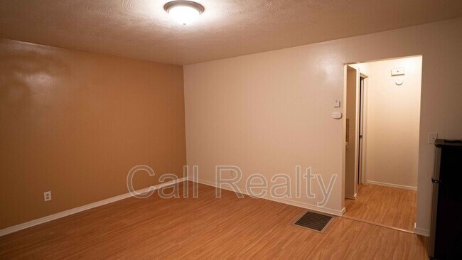 Building Photo - 5223 N Crestline St