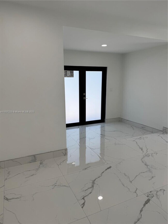 Foto del edificio - 1045 NW 58th Terrace