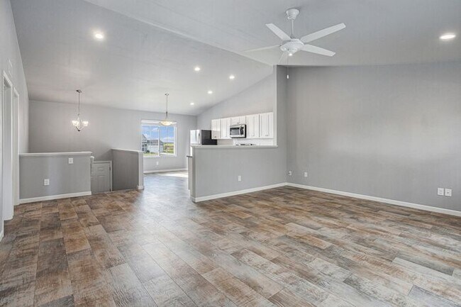 Building Photo - 2414 Gemstone Ct