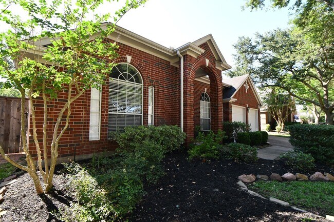 Foto del edificio - 1215 Wood Haven Ct