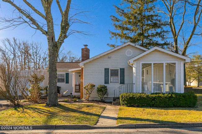 Building Photo - 717 Harmony Rd
