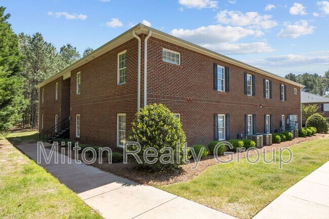 Building Photo - 74 Fantasy Ln