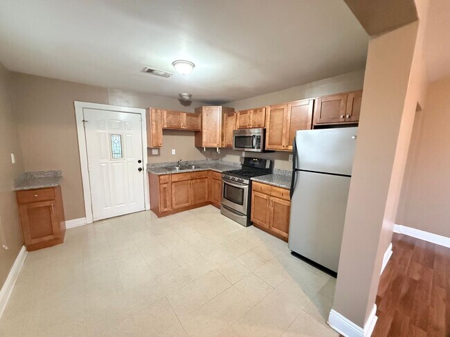 Foto del edificio - 2560 Madrid St