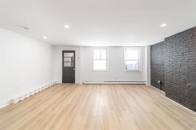 Building Photo - 169 Halladay St