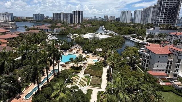 Foto del edificio - 2000 Island Blvd