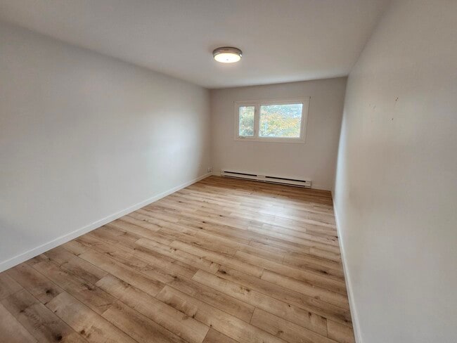 Building Photo - 355 Prince St