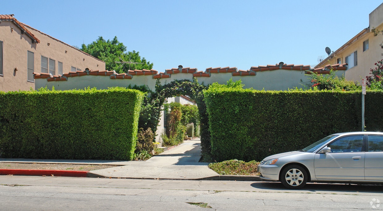 728 N Sweetzer Ave, West Hollywood, CA 90069 Apartments in West
