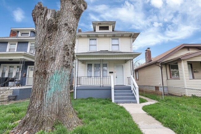 Building Photo - Updated 3 Bed Home