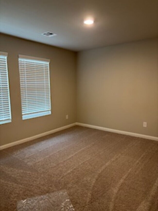 Foto del edificio - 9112 Blackfork Ln