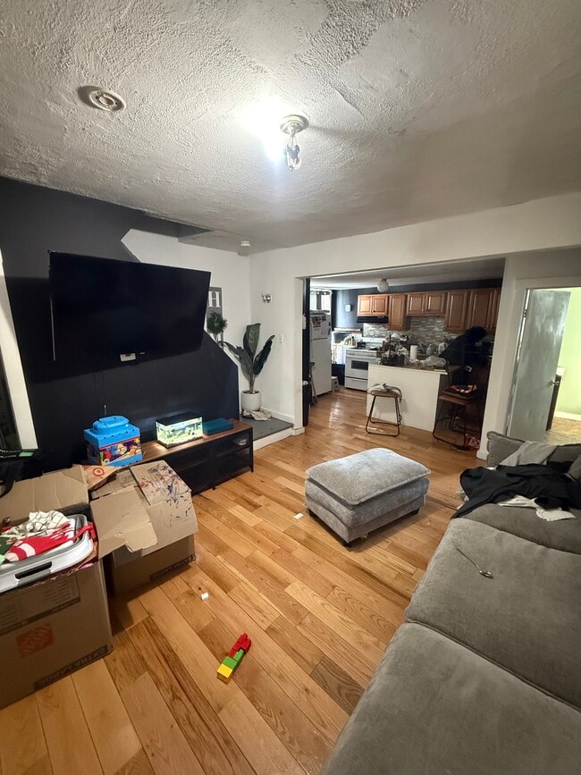 Building Photo - 509 Medford St