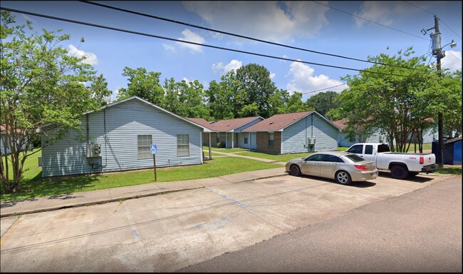 Foto del edificio - 12753 Plank Rd
