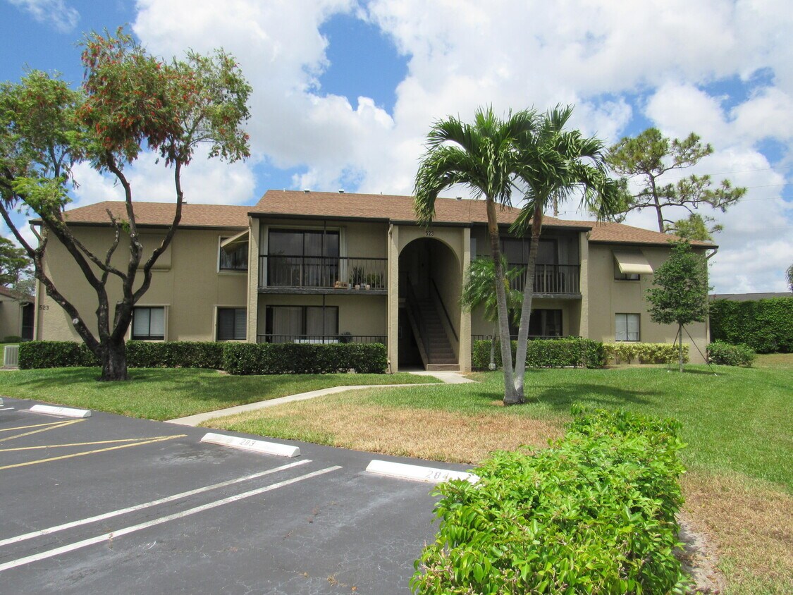523 Shady Pine Way Unit C2, Greenacres, FL 33415 Condo for Rent in Greenacres, FL