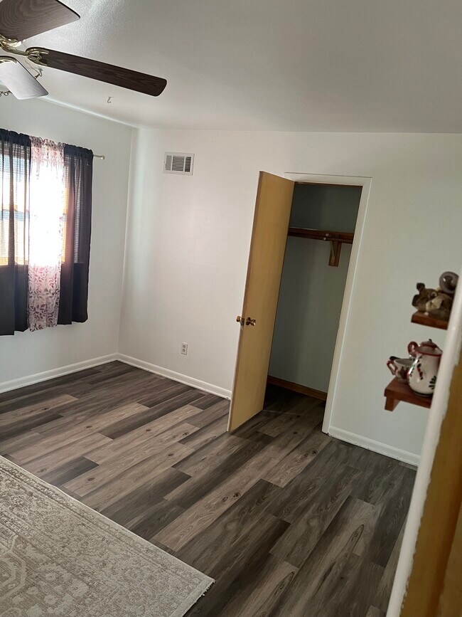 Foto del edificio - 6654 W Constance Ave