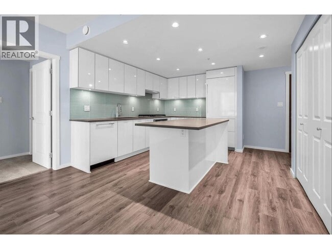 Building Photo - 6638 Dunblane Ave