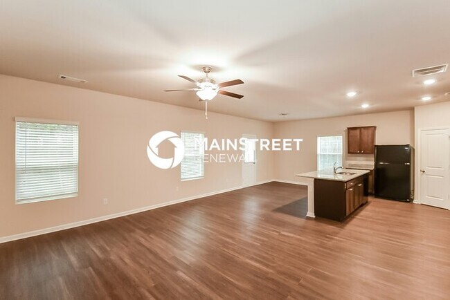 Building Photo - 3 Bedroom Pet-Friendly Home in Villa Rica, GA with Main Street Renewal