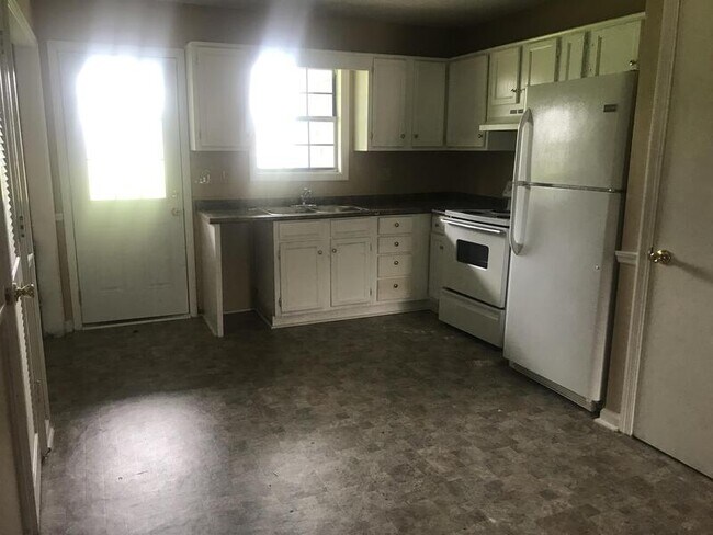 Building Photo - 2915 Wimberly Dr SW