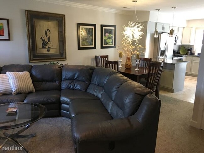 Building Photo - 3 br, 2 bath Townhome - 754 Yorkwood Pl