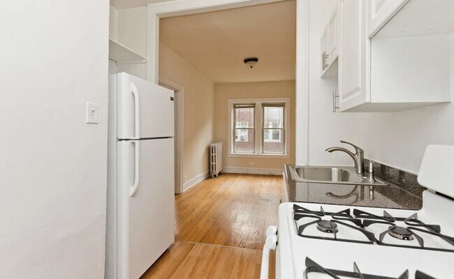 Foto del edificio - 1335 W Touhy Ave