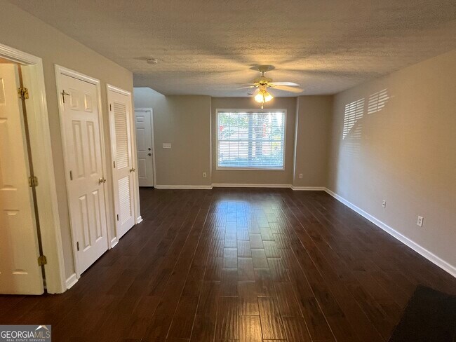 Foto del edificio - 4702 St James Way