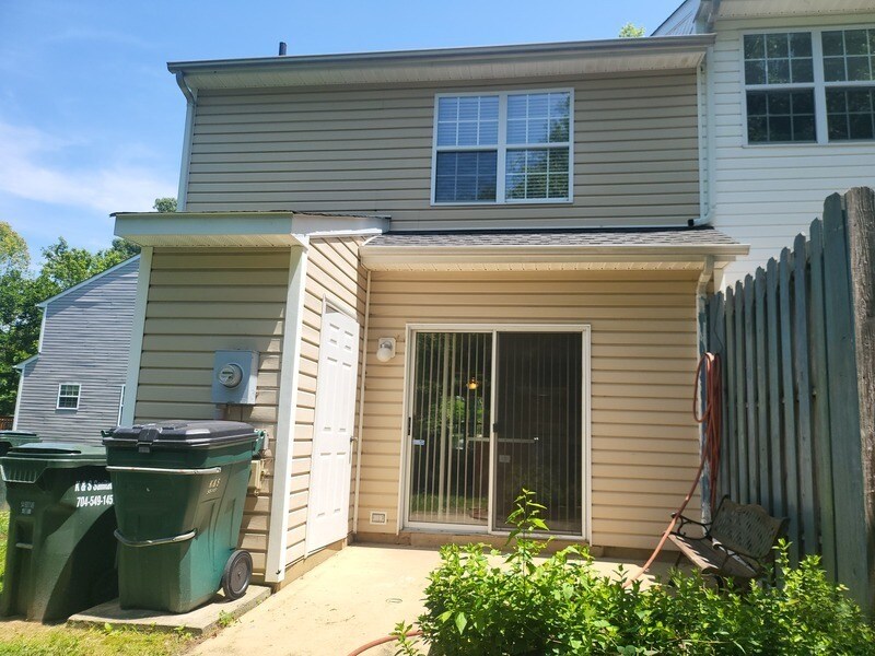 747 Mountainwater Dr, Charlotte, NC 28262 Townhome Rentals in Charlotte NC