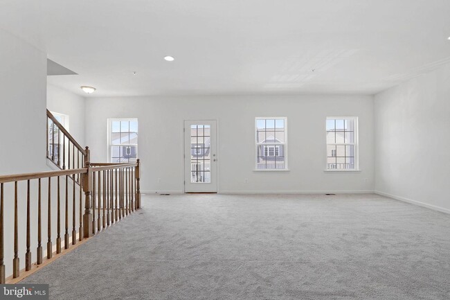 Building Photo - 111 Trails Way