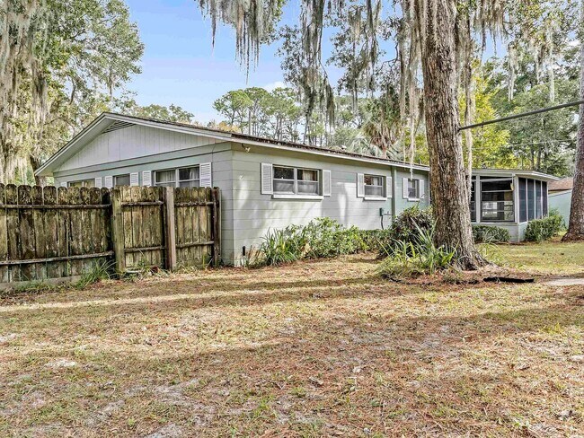 Foto del edificio - 703 NE 6th Pl