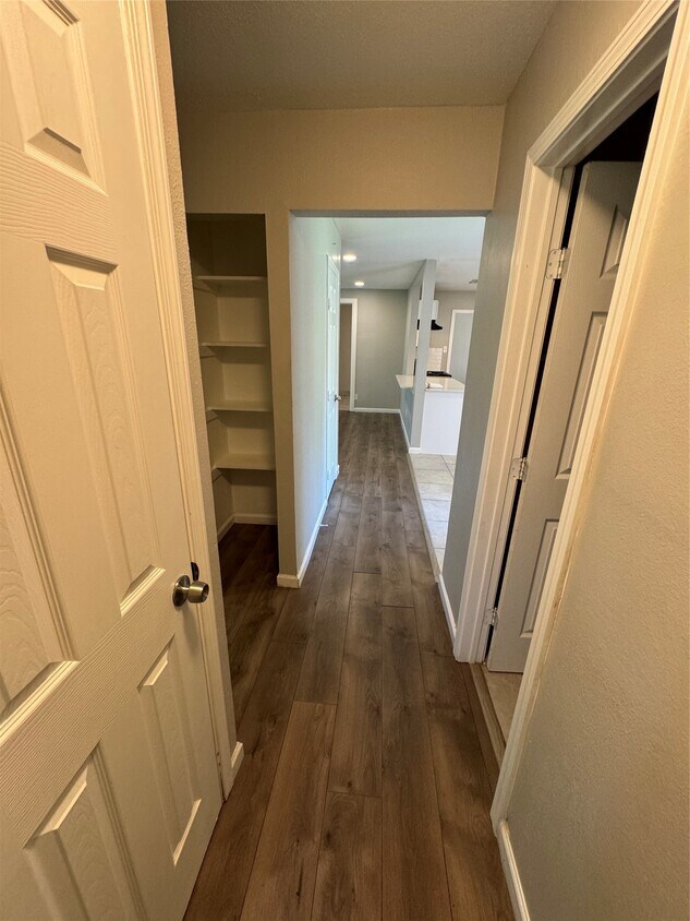 Foto del edificio - 9902 Valley Sun Dr