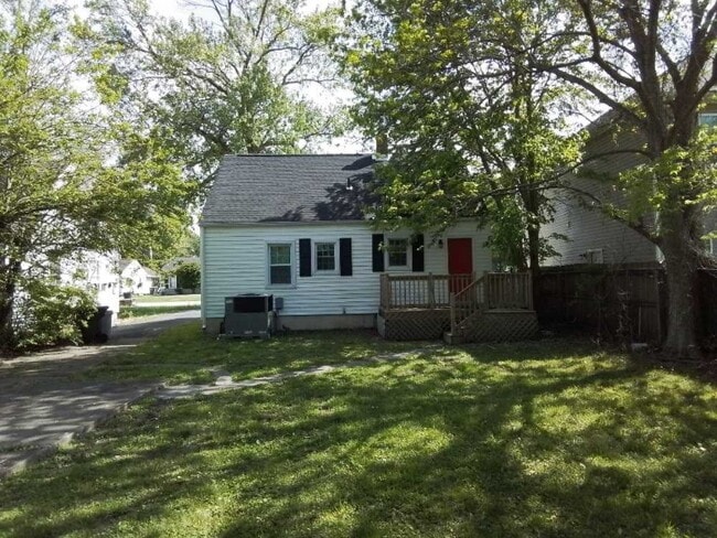 Building Photo - 612 Lee St