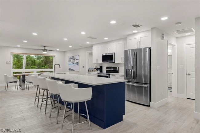 Building Photo - 5256 Seashell Ave