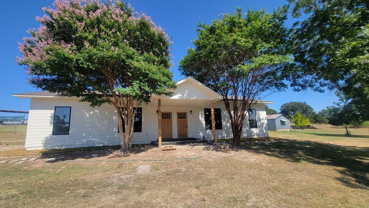 5085 Tin Top Rd Unit 102, Weatherford, TX 76087 Room for Rent in