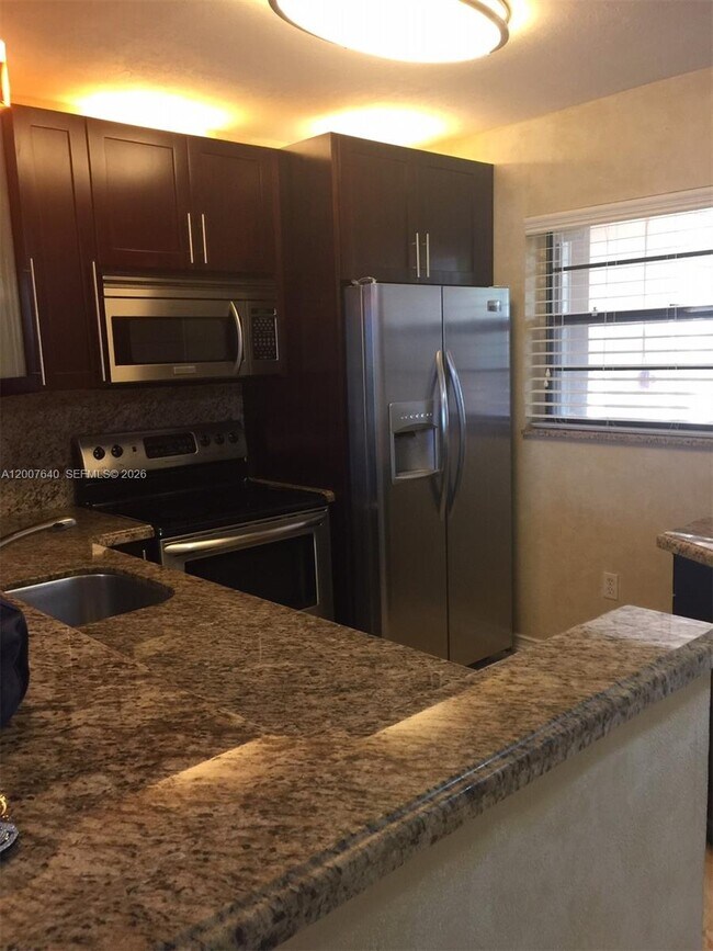 Foto del edificio - 10825 SW 112th Ave