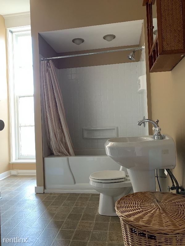 Building Photo - 2 br, 1 bath Apartment - 1206 E Main St