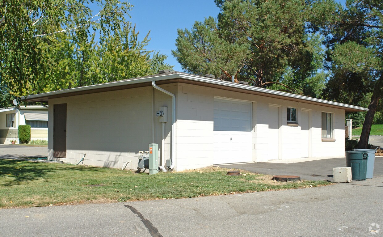 Exterior - 10601 N Horseshoe Bend Rd