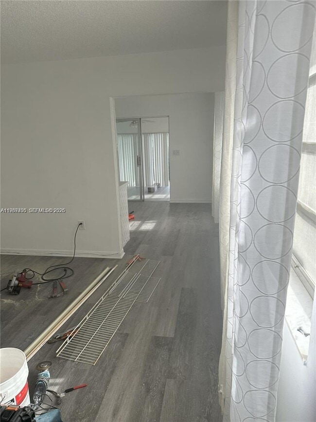 Foto del edificio - 3268 SW 25th St