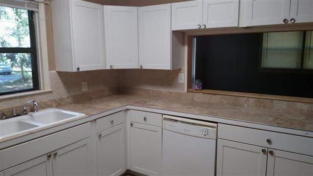 Foto del edificio - 3 Bed house on Sharkey St! Available NOW!