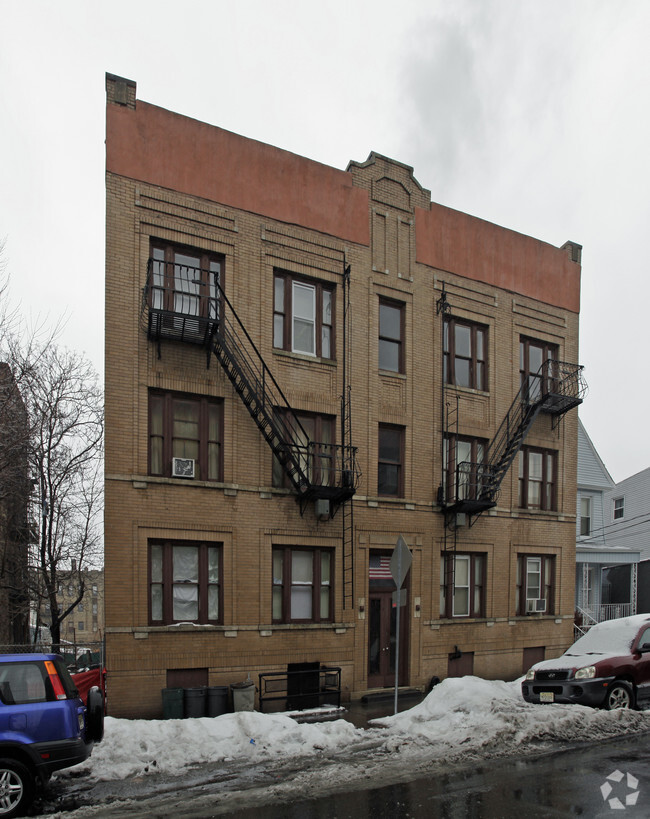 Primary Photo - 275 Monticello Ave