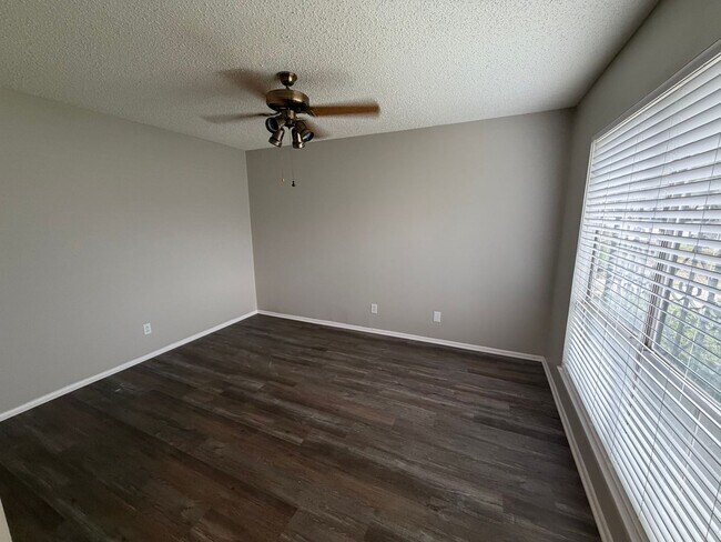 Foto del edificio - Lovely Single Story 3 Bedroom 2 Bath w/ easy access to Lackland AFB, Sea World, & Shopping