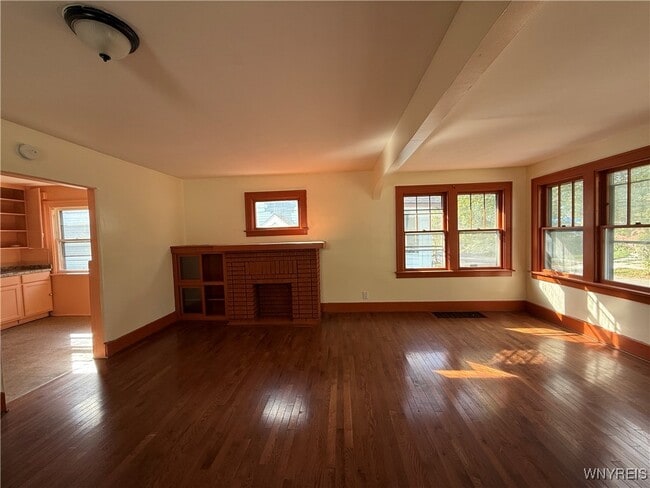Building Photo - 549 Lisbon Ave