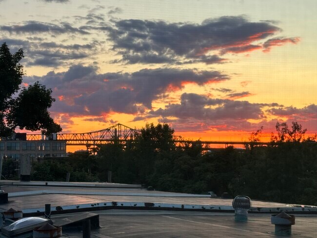 Building Photo - 191 Condor St