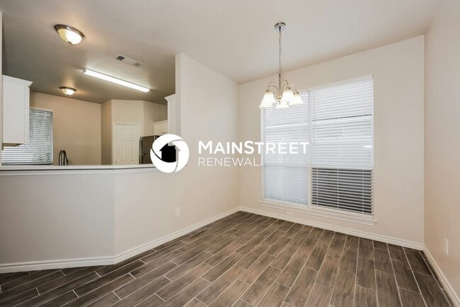 Building Photo - 3 Bedroom Pet-Friendly Home in DUNCANVILLE...