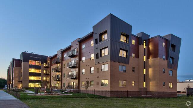 Building Photo - 1st Avenue Flats