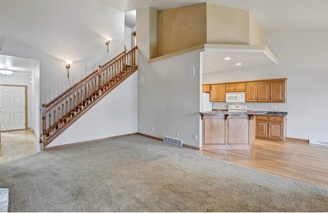 Building Photo - 2527 W Crais Ct