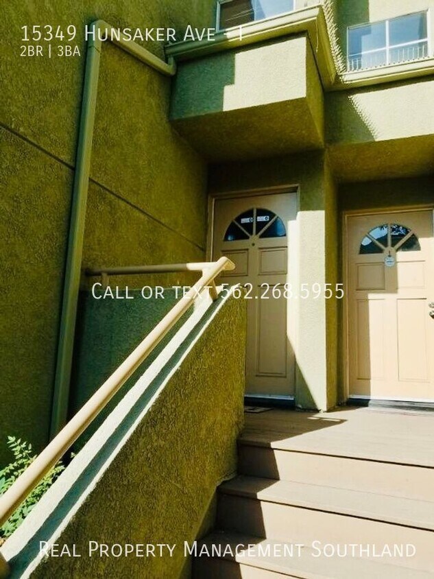 Building Photo - Two Masters for Lease in Paramount
