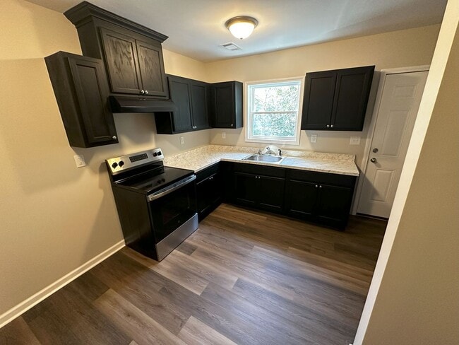 Foto del edificio - Beautifully Remodeled 2 Bedroom / 1 Bath D...