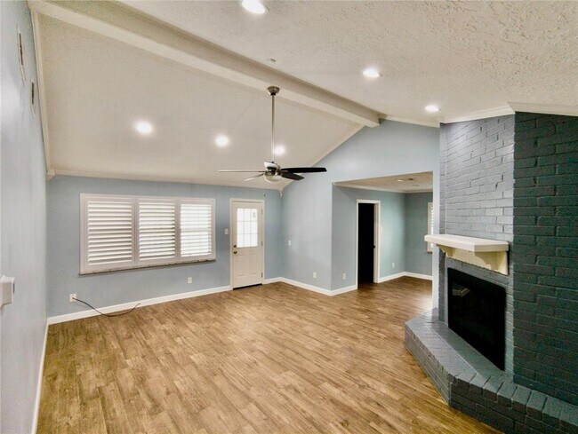 Foto del edificio - 7710 Colony Dr