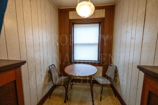 Building Photo - Studio Apartment
