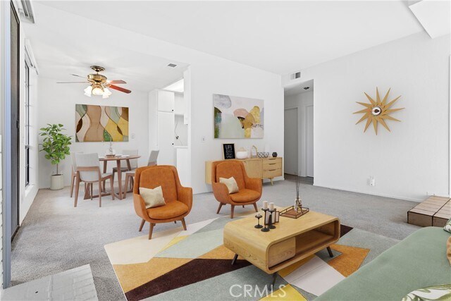 Foto principal - 560 N Brea Blvd